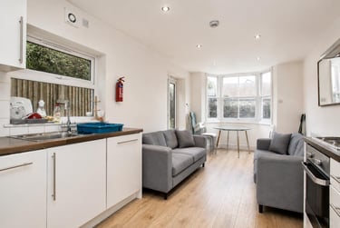 5 bed house, Elcot Avenue, Peckham, London, SE151QB - Image 2